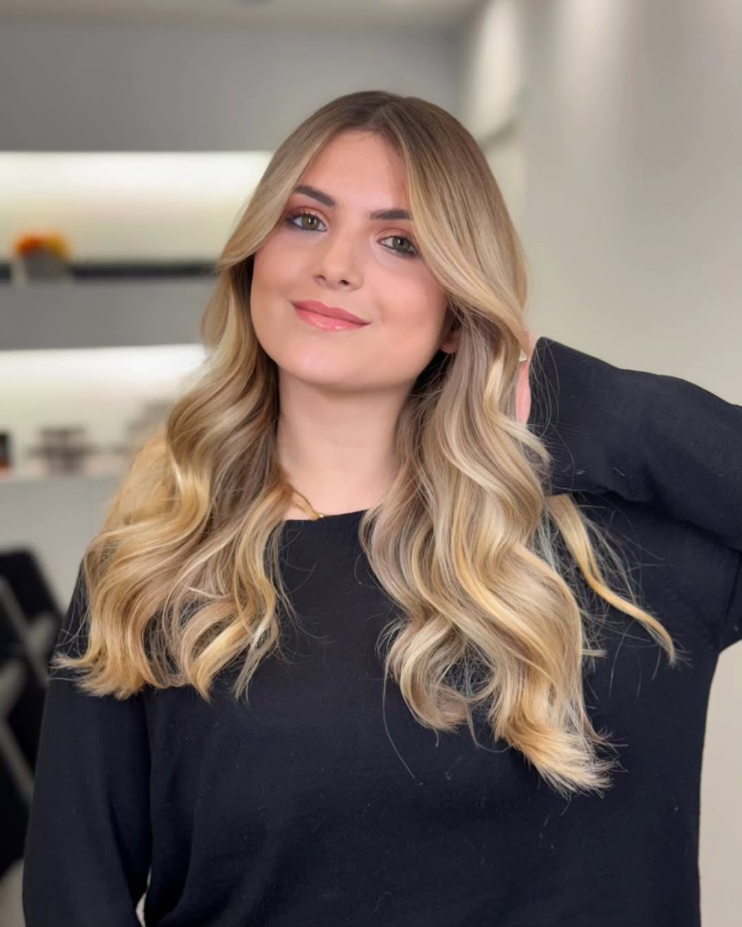 Clienta con balayage en Esencia Hair Salon, Granollers